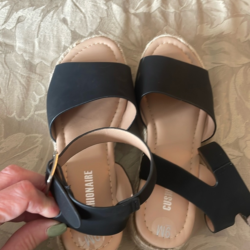 Cushionaire black sandals